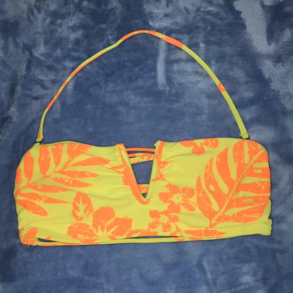 Trendy yellow bikini top, never worn